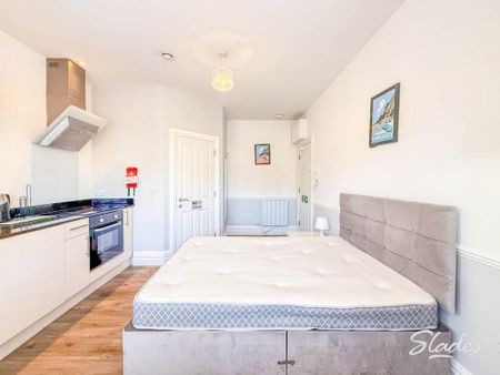 Studio to rent - Photo 3