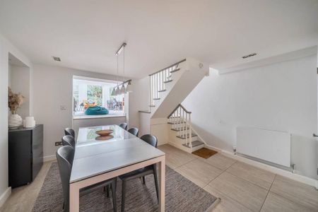 4 bedroom flat to rent - Photo 4