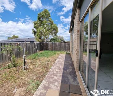 Ideal Family Home in Tarneit - Photo 3