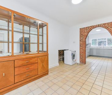 4 bedroom detached house to rent - Photo 4
