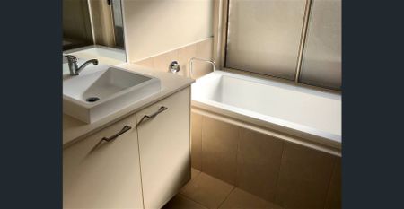 3 BEDROOM HOME WITH DOUBLE LOCK UP GARAGE + LARGE SHED + SIDE ACCESS - Photo 4