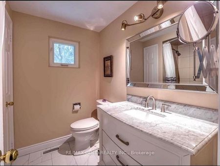 For Lease - 40 Barr Crescent Unit# Upper, Brampton, Ontario - Photo 2