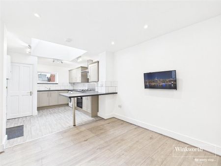 3 bedroom terraced house to rent - Photo 3