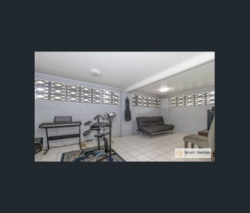 Beachside Home in North Ward! - Photo 1