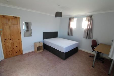 2 bedroom private hall to rent - Photo 5