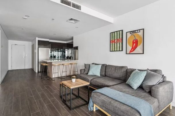 Harbourfront Living with Sweeping Views in a Premier Pyrmont Address - Photo 1