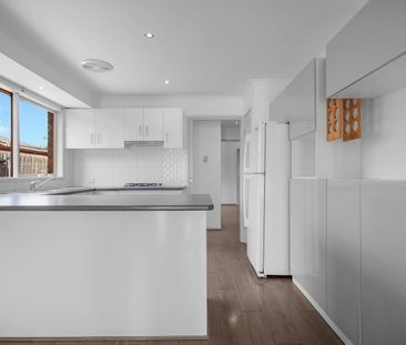 LOW MAINTENANCE FAMILY HOME - Photo 5