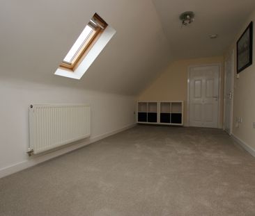 Desborough, Kettering, Northants, NN14 - Photo 6