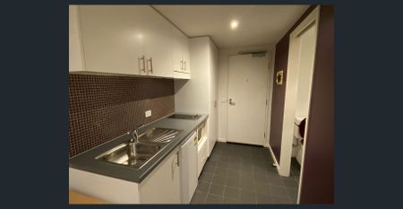 STUDENT ACCOMMODATION WITH BALCONY! - Photo 3