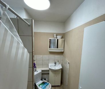 Zariadený 1-izbový byt v obľúbenej lokalite Chrenová v Nitre – Fotografia 5