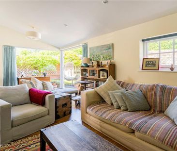4 bedroom terraced house to rent - Photo 1