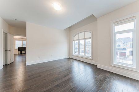 For Lease - 45 Shining Willow Court, Richmond Hill, Ontario - Photo 2