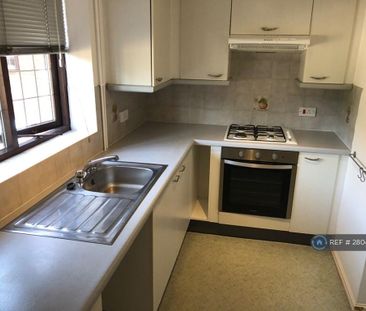 2 bedroom end of terrace house to rent - Photo 3