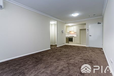 Modern and spacious apartment, located in one of Parramatta's premier residential district - Photo 4