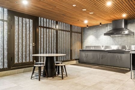 Sophisticated Inner-City Living in Brisbane’s Iconic Skytower - Photo 3