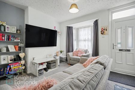 2 bedroom terraced house to rent - Photo 2