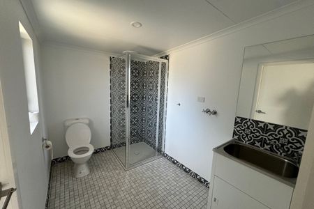 RENOVATED 2 BEDROOM BUNGALOW - Photo 4
