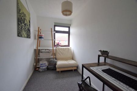 2 bedroom terraced house to rent - Photo 4
