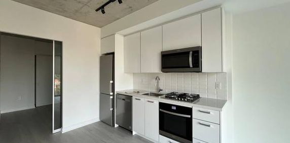 THE BREAD COMPANY: Brand New 1 Bedroom+Den Condo For Rent Toronto - Photo 2