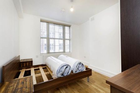 Beautiful newly refurbished three double bedroom 2 bathroom flat mins to Euston - Photo 4