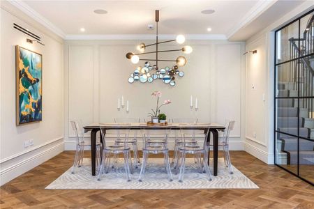 An exceptional, newly refurbished six bedroom house with off-street parking COI Cand studio annexe. - Photo 4