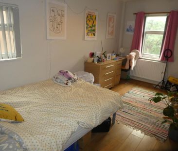 6 bedroom terraced house to rent - Photo 5