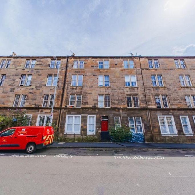 3 bedroom flat to rent - Photo 1