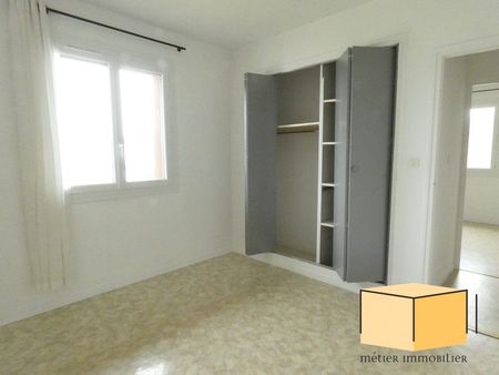 Location Appartement 3 pièces 65m² BELLEY 01300 - Photo 3