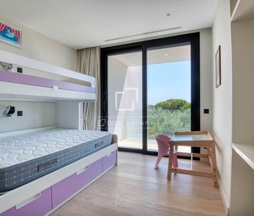 Spectacular modern villa for rent located in a quiet residential ar... - Photo 4