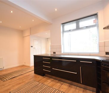 19, Nunroyd Road, Moortown, Leeds, LS17 6PH - Photo 6