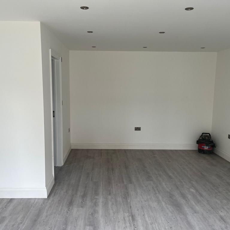 5 bedroom semi-detached house to rent - Photo 1