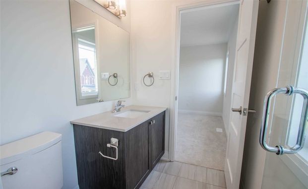 For Lease - 530 Askew Court Unit# Upper, Oshawa, Ontario - Photo 1