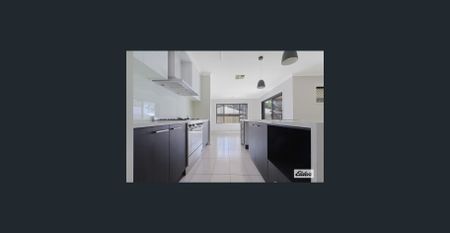 Family Home in Whitebox! - Photo 4