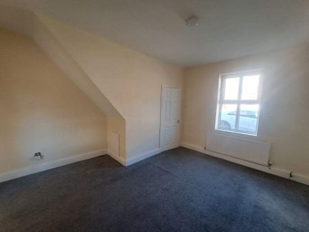 2 bedroom terraced house to rent - Photo 4