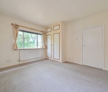 3 bedroom detached bungalow to rent - Photo 2