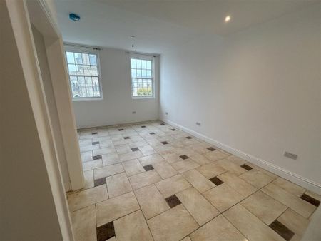 High Street, Honiton - Photo 2