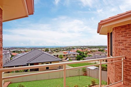 Luxurious Coastal Living: Executive Home with Panoramic Ocean Views in Shell Cove - Photo 3