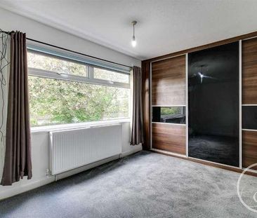 Shadwell Lane, Shadwell, Leeds, LS17 - Photo 3