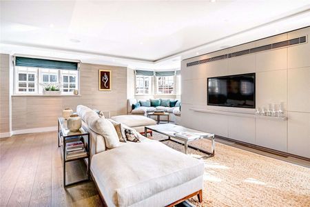 Outstanding duplex Penthouse apartment in a small boutique development close to Oxford Street & Marylebone High Street - Photo 2