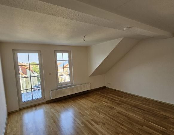 Lichtdurchflutete Dachwohnung mit Weitblick und großzügigem Balkon - Foto 1