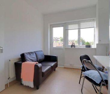 Milner Road, Brighton, BN2 - Photo 2