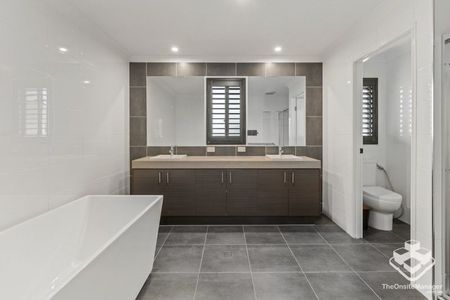 Fully Furnished Luxury 5-Bedroom Home with Appliances--Move-in Ready - Photo 5