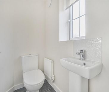 3 bedroom detached house to rent - Photo 4