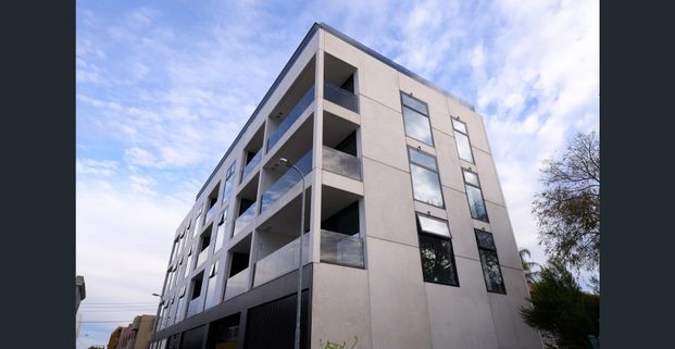 City Living Made Easy - Stylish 1-Bedroom Apartment - Photo 1