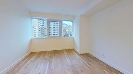 3460 Peel Street - Photo 3