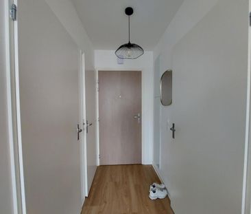 Location Appartement 2 pièces 47m² FRANQUEVILLE ST PIERRE 76520 - Photo 2