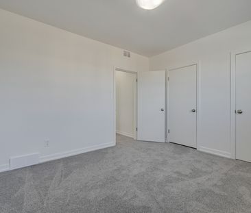 Edward Manor - Photo 1