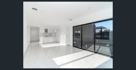 SIMPLY STUNNING - Photo 5