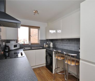 Dairymans Walk, Guildford, Surrey, GU4 7FE - Photo 4