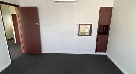 EXCELLENT CENTRAL LOCATION!! - Photo 3